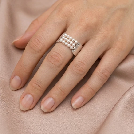 Fehér tenyésztett gyönggyel készült Corset gyűrű
