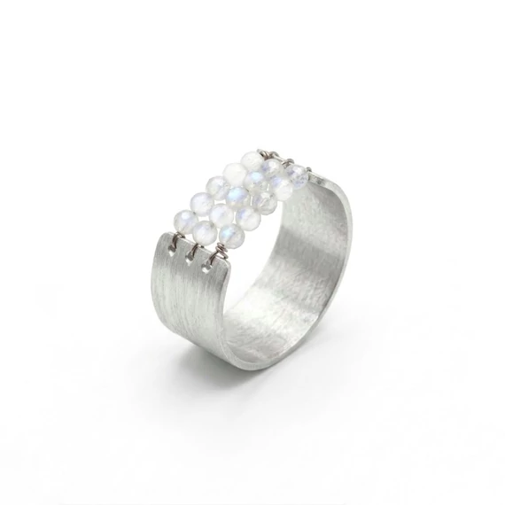 Holdkkővel készült Corset gyűrű