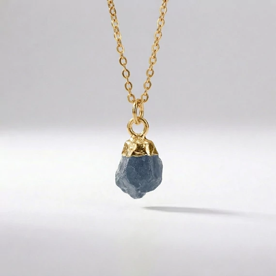 Raw Gems zafír nyaklánc