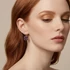 Kép 1/5 - A modell a Quartet ametiszt fülbevalót viseli